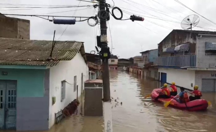 Chuva deixou desabrigados em Alagoas