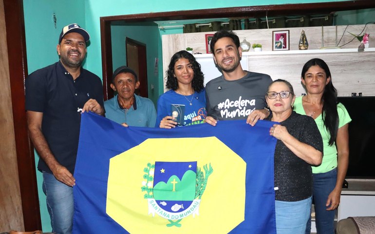 Daqui pra o mundo: aluna de Santana do Mundaú foi selecionada para intercâmbio no exterior