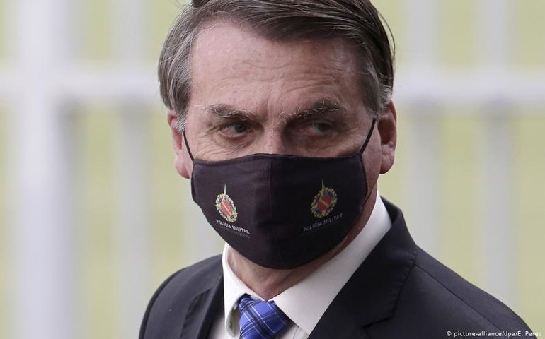 Produção de cloroquina coloca Bolsonaro na mira da Justiça