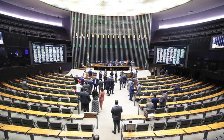 Congresso aprova 17 projetos em globo que tratam de alteração no Orçamento e de créditos