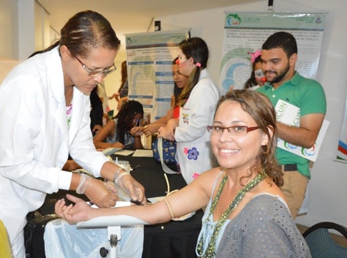 Sesau leva ações de saúde à orla de Maceió neste domingo (6)