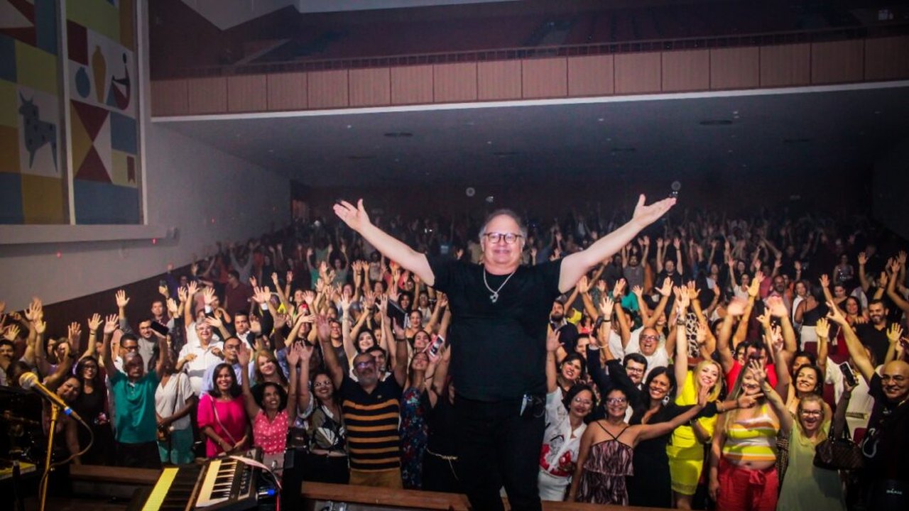 Guilherme Arantes emociona público na abertura do Festival de Música de Penedo