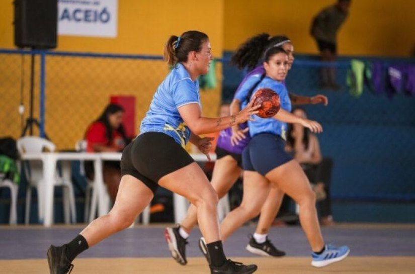 Ginásio Arivaldo Maia sedia competição de Handebol Infantil Feminino, em Maceió