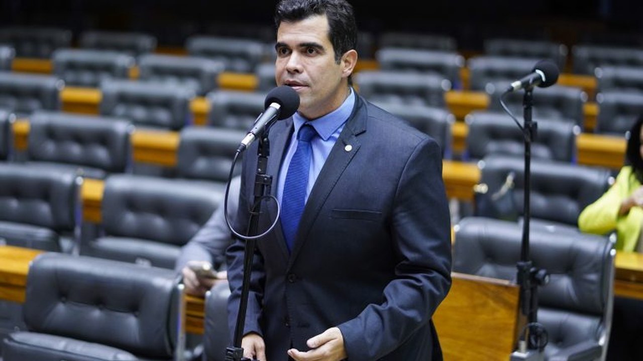 Comissão aprova proposta que institui política de assistência à saúde na rede pública de ensino