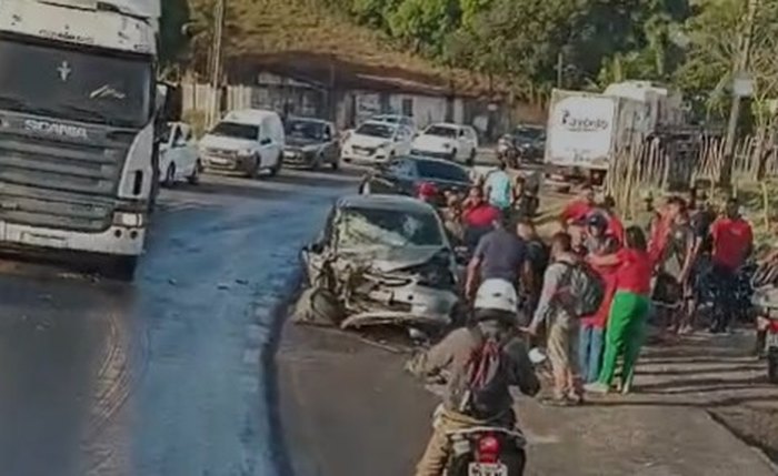 Acidente entre dois carros registrado em Satuba