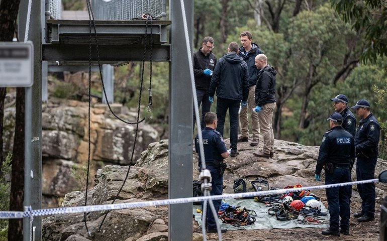 Jovem morta em salto deveria estar presa a duas cordas, diz polícia