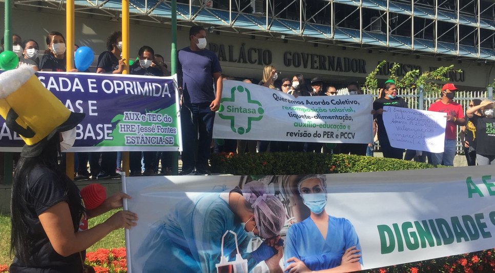 Servidores da saúde paralisam atividades para cobrar recomposição salarial em Sergipe / Foto: Foto: Aline Aragão/TV Atalaia