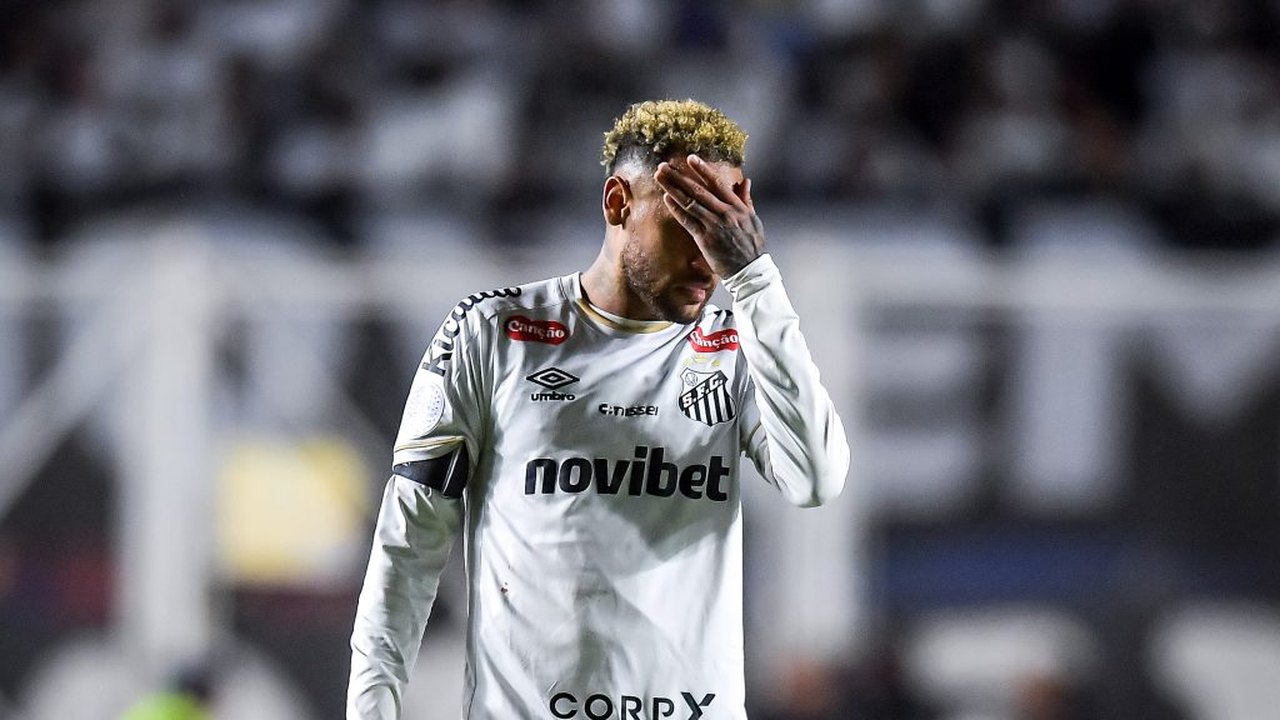 Cuca promete conversa com Neymar após expulsão contra o Bahia