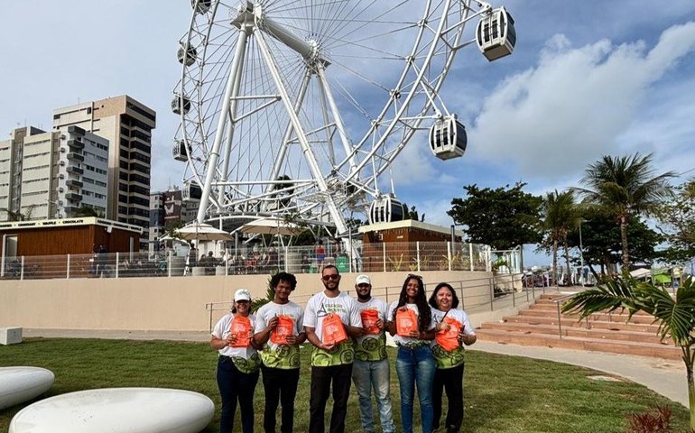 Alurb leva Projeto Praia Limpa para a abertura do Natal de Todos Nós