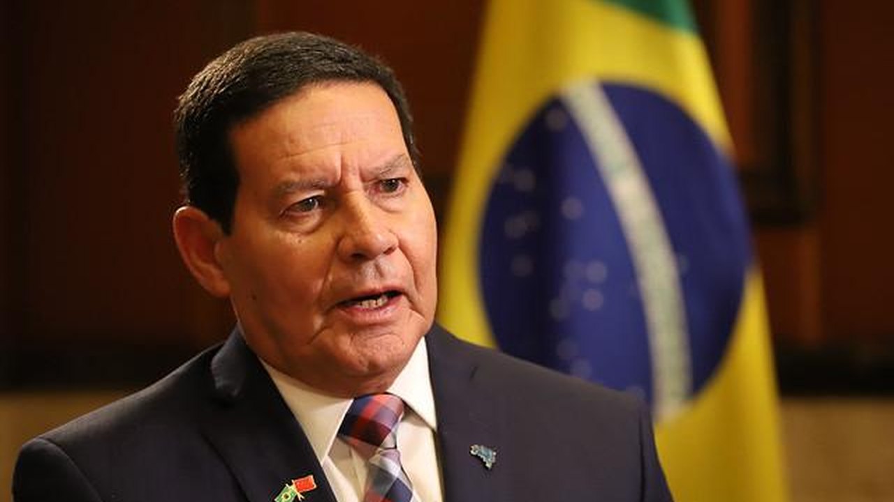 Mourão defende subsídio para combustíveis de R$ 13 bi a R$ 14 bi em 3 ou 4 meses