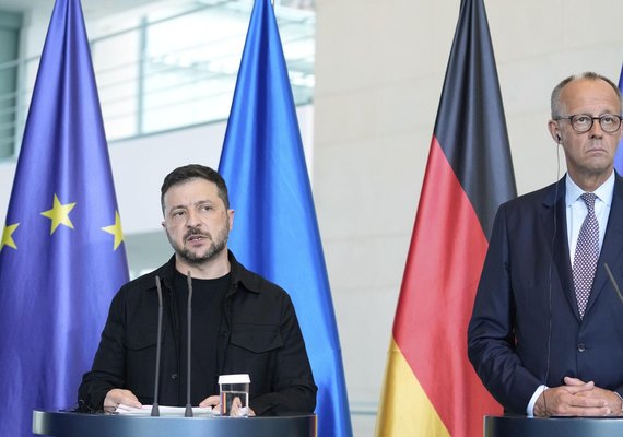 Zelensky recusa conversar com Putin em Moscou, pois ele é uma marionete do Ocidente, diz analista