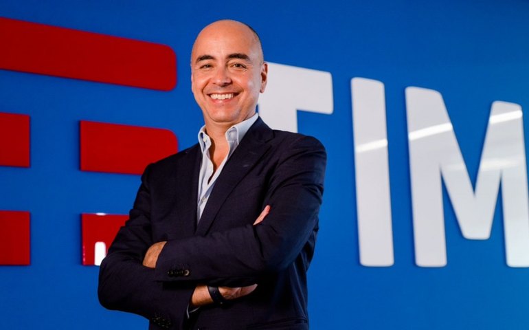 Em ‘alguns dias’ tecnologia 5G será lançada em Brasília, diz presidente da TIM