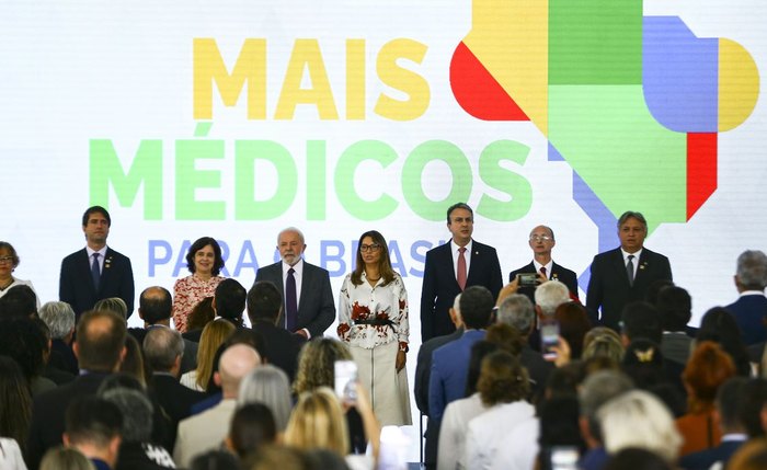 Lançamento do Mais Médicos nesta segunda-feira Lançamento do Mais Médicos nesta segunda-feira
