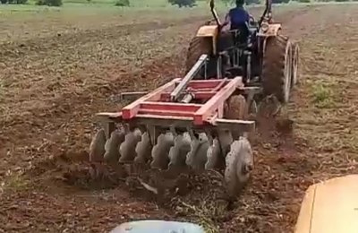 Prefeitura de Arapiraca beneficia agricultores com aragem de mais de 5.500 tarefas de terra