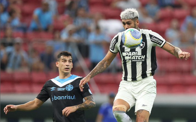 Com empate Botafogo fica só um ponto à frente do Palmeiras no Brasileirão