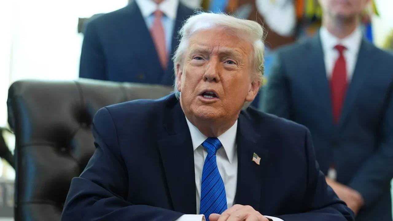 Trump diz que os EUA estão 'começando a falar com Cuba' enquanto ele se move para cortar seus suprimentos de petróleo
