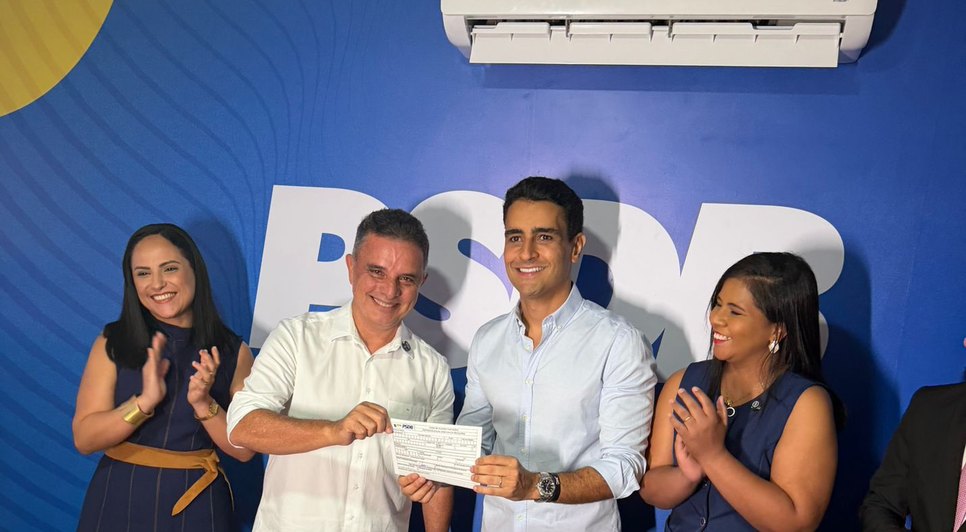 Kil de freitas, JHC e Samires em filiação. Fonte: Ascom PSDB.