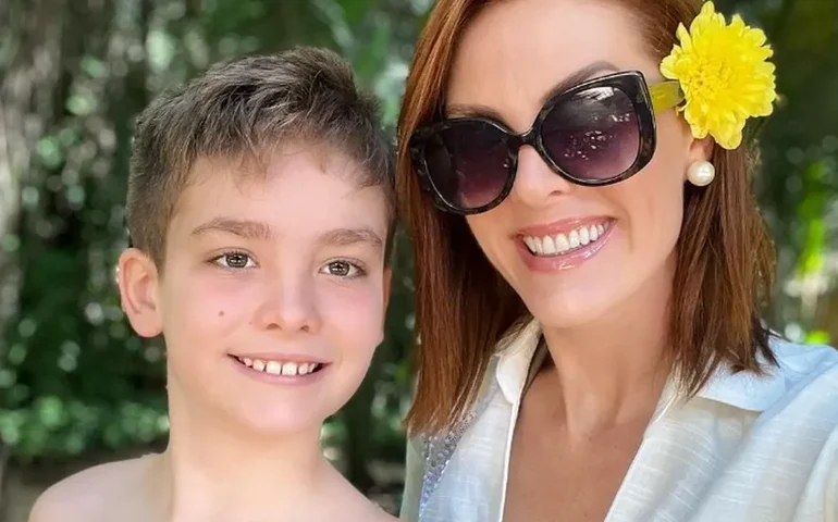 Em meio a divórcio, Ana Hickmann posta fotos com o filho: 'Sorriso que faz tudo valer a pena'
