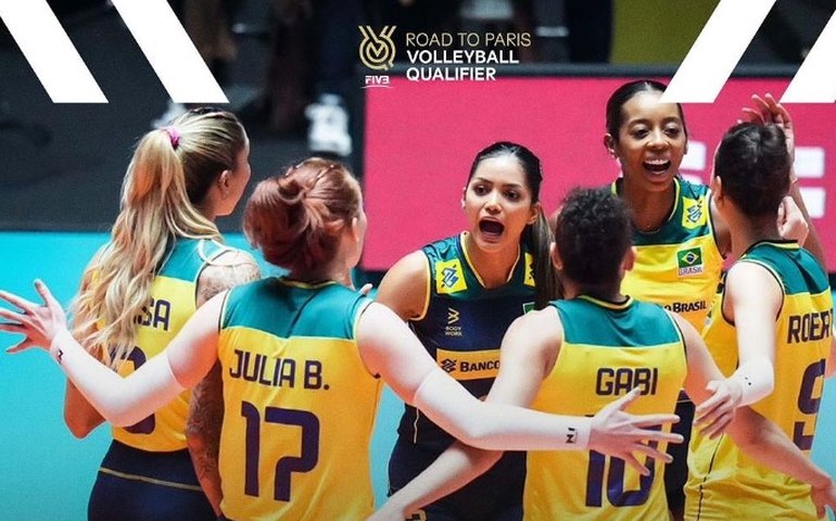 Seleção feminina de vôlei passeia contra Argentina e inicia pré-olímpico com vitória