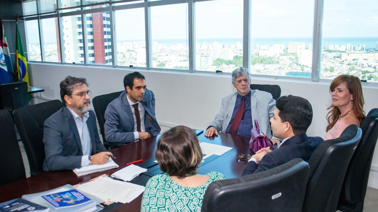TRE/AL e Almagis se reúnem e prestam apoio à magistratura eleitoral