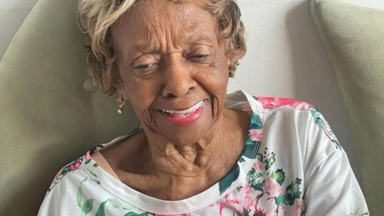 Morre Cissy Houston, cantora gospel e mãe de Whitney Houston, aos 91 anos