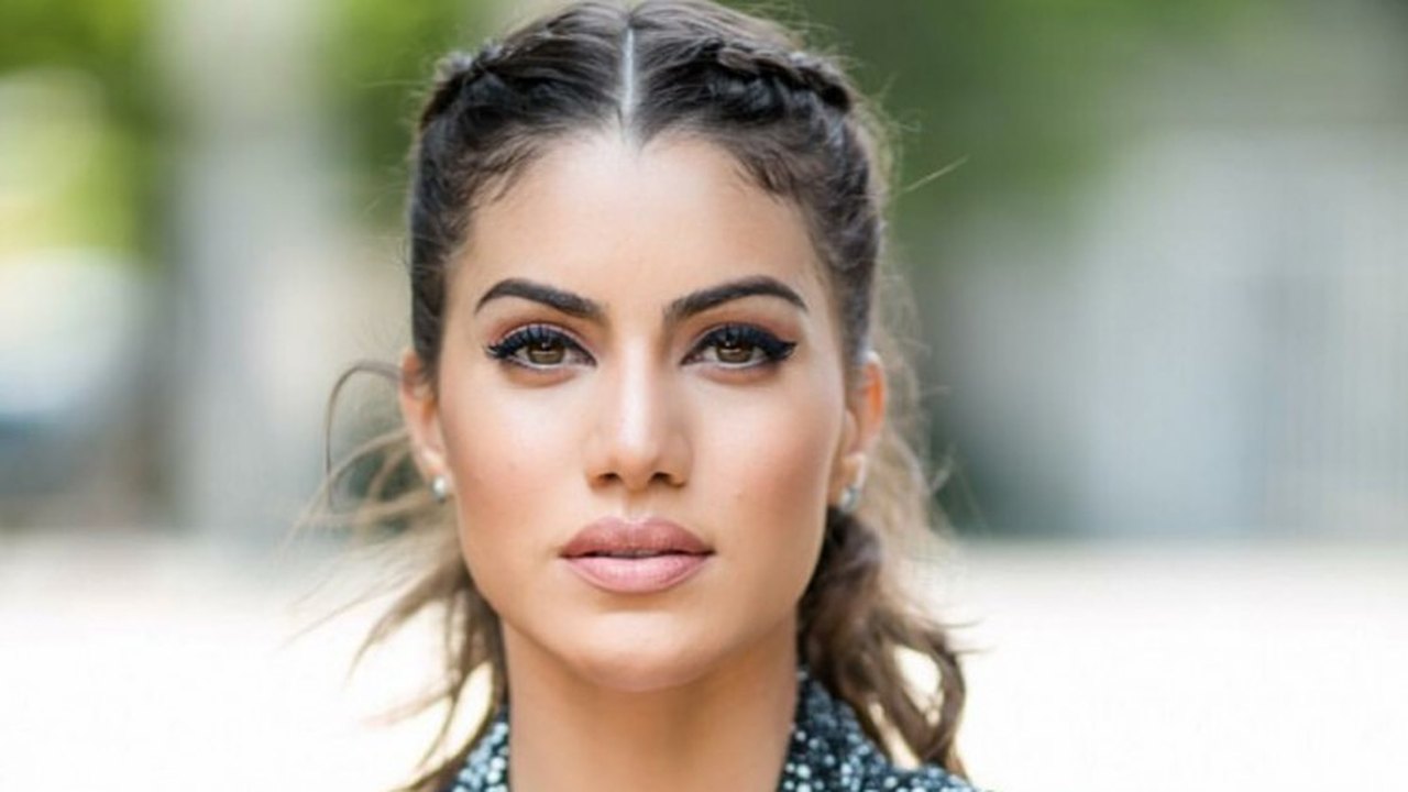 Brasileira Camila Coelho assina linha de batons para a Lancôme