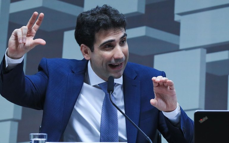Senado aprova Gabriel Galípolo para presidência do Banco Central