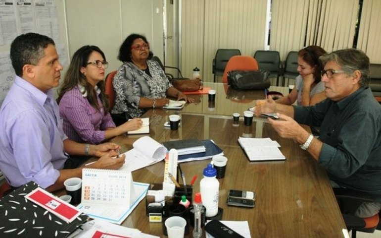 Curso sobre direitos humanos, diversidade sexual e gênero capacita professores