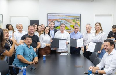 Prefeito Luciano Barbosa firma parceria com Hospital Ágape para oferta de novos exames de alta complexidade pelo SUS