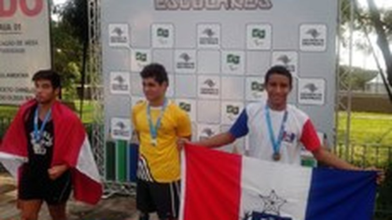 Nadador alagoano conquista medalha de bronze em São Paulo