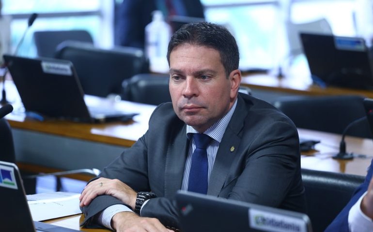 Câmara afirma não ter sido comunicada sobre viagem de Ramagem aos Estados Unidos