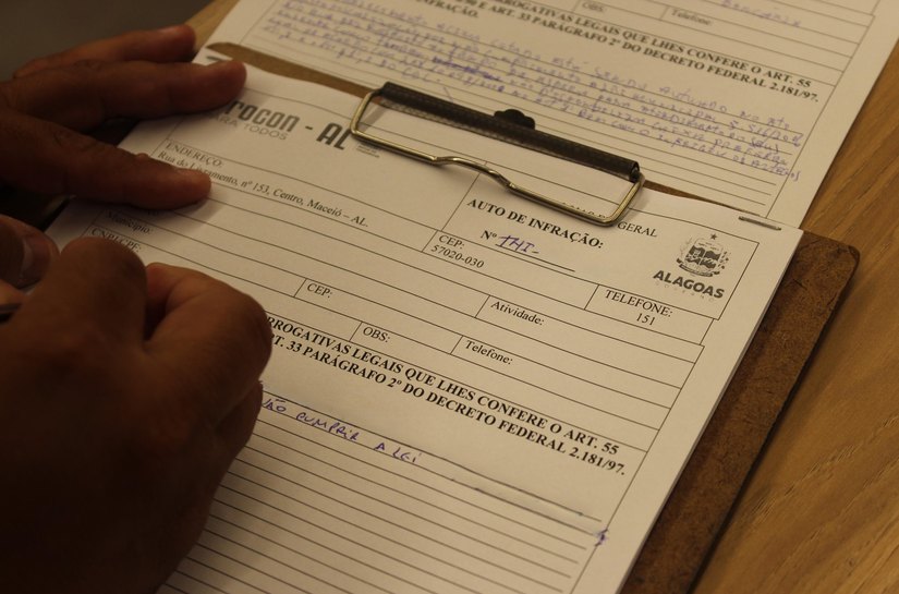 Procon Alagoas aplica mais de 200 multas a rede de lojas de celulares por práticas abusivas