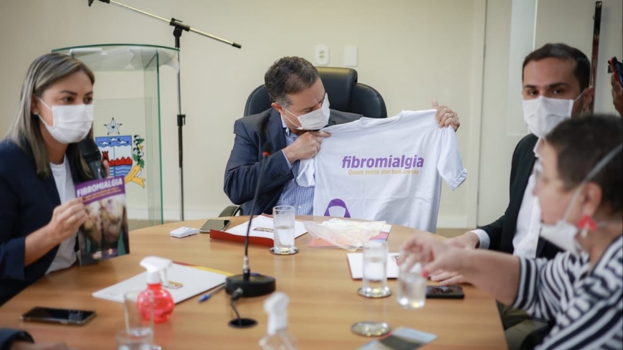 Lei garante acesso a filas preferenciais e vagas de estacionamento para alagoanos com fibromialgia