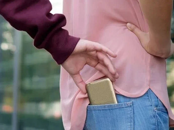 Pesquisa da TIM revela que quase metade dos foliões brasileiros já teve o celular furtado no Carnaval