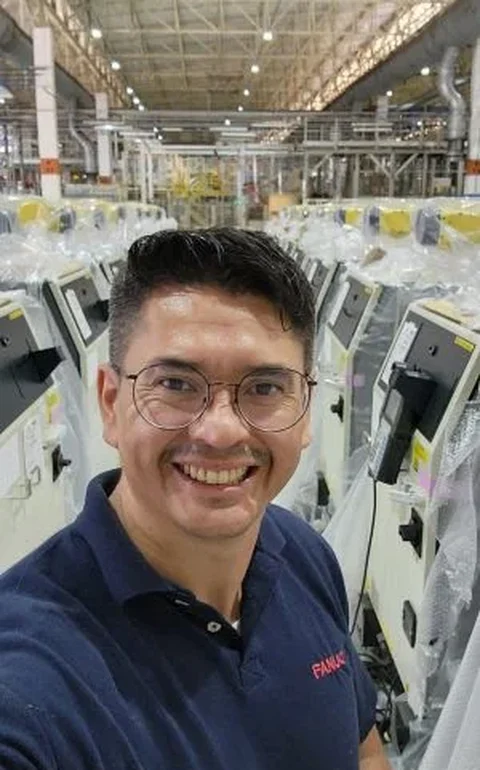 Robôs nas fábricas, novos profissionais no chão de produção