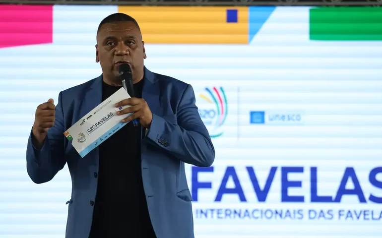 'Vamos mostrar ao mundo que é um país chamado favela'