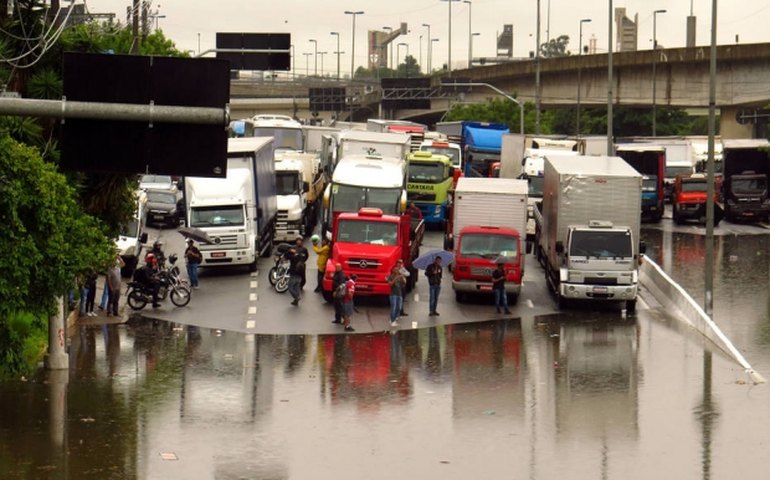 Eleições/SP: obras para enchentes &#8216;imediatistas&#8217; e sem continuidade são entraves