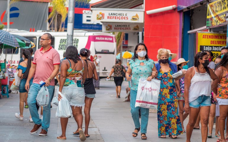 Prefeitura de Maceió impulsiona economia e comércio ao antecipar pagamentos do salário de dezembro e 13°