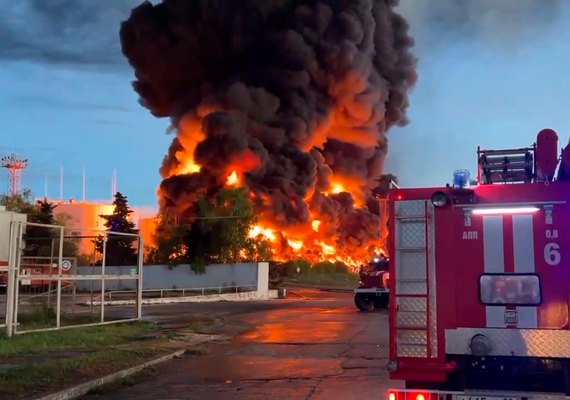 Ataque com drones causa grande incêndio em reservatório de petróleo da Crimeia