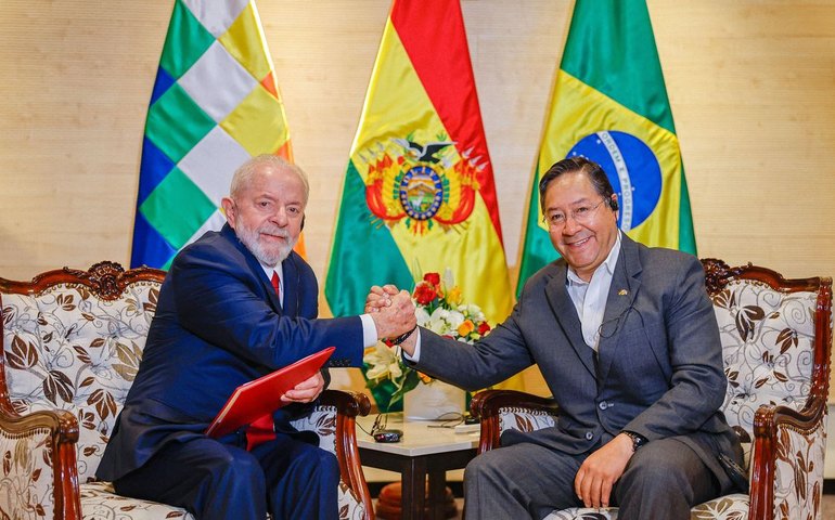 Lula e Arce assinam acordos e projetam construção de ponte binacional