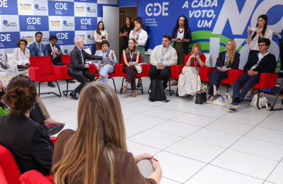 TSE reúne influenciadores digitais em estratégia contra desinformação nas redes