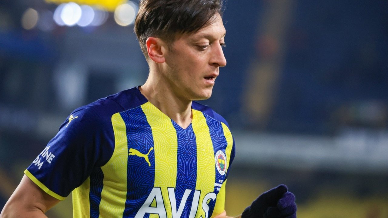 Júlio César acredita que Ozil perdeu gol de propósito no 7 a 1 da Alemanha e revela bronca de Schweinsteiger