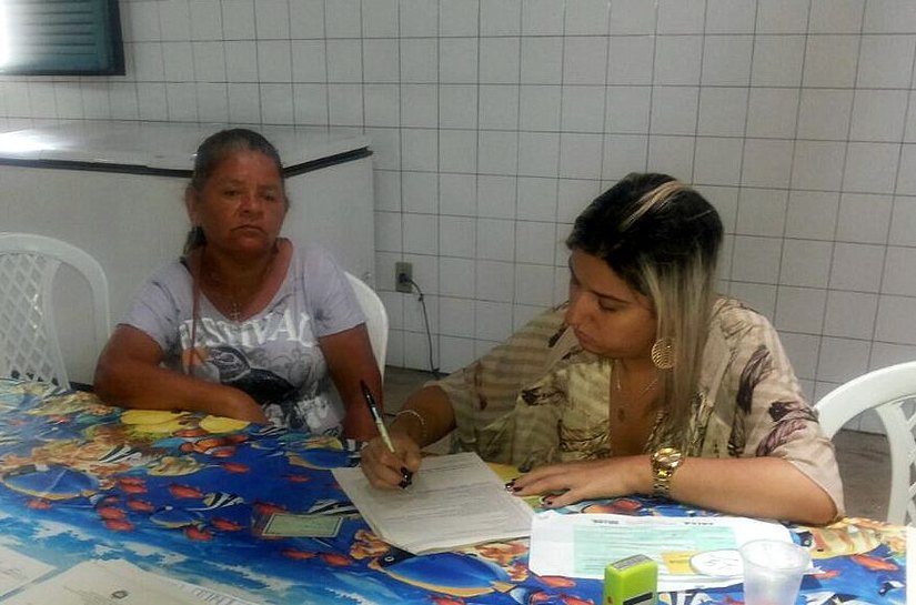 Famílias da orla lagunar são beneficiadas em ação da Semas