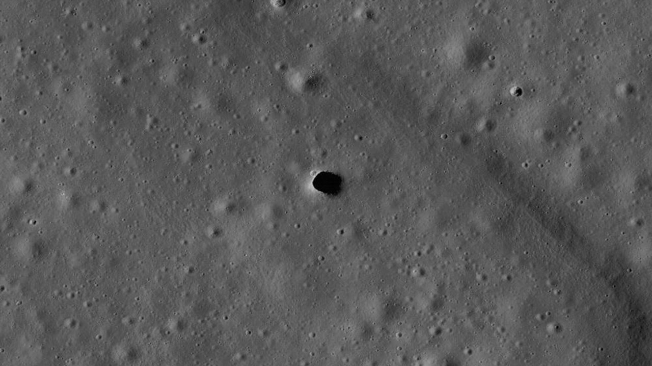 NASA investigará possível caverna gigante na Lua que pode abrigar futuras missões humanas