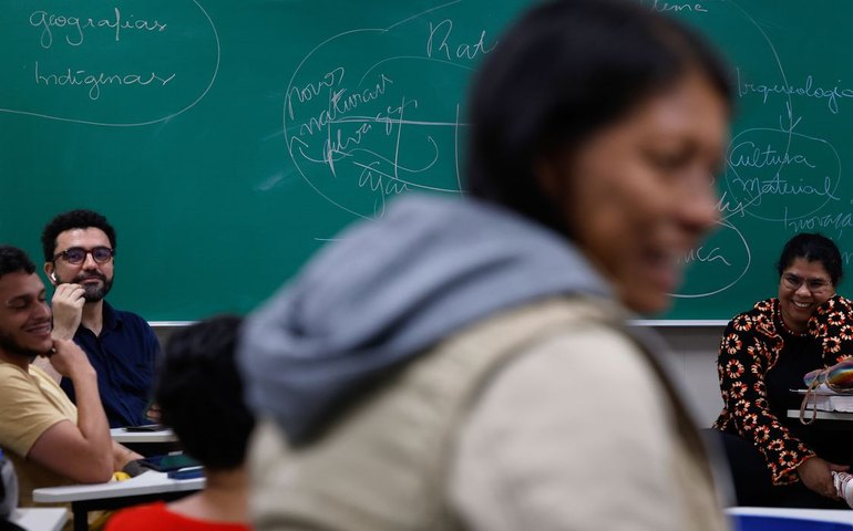 Formação para novas tecnologias passará a fazer parte da EJA