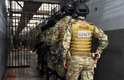 Operação Mute apreende celulares, drogas e armas artesanais em presídios de Alagoas