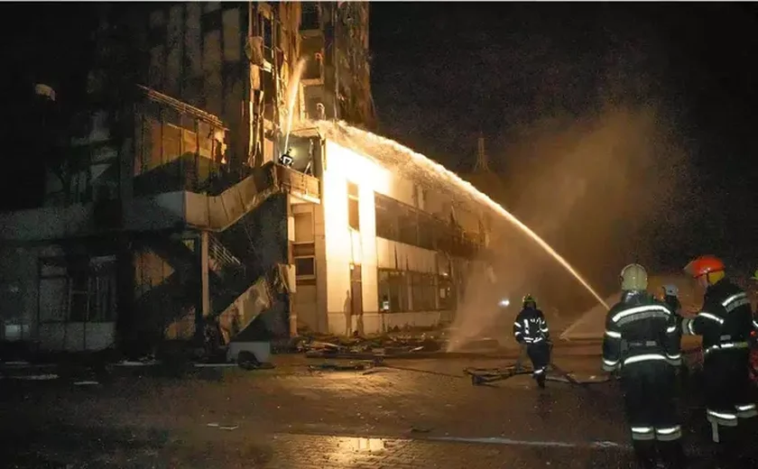 Bombardeios russos na Ucrânia matam 6 e danificam Porto de Odessa