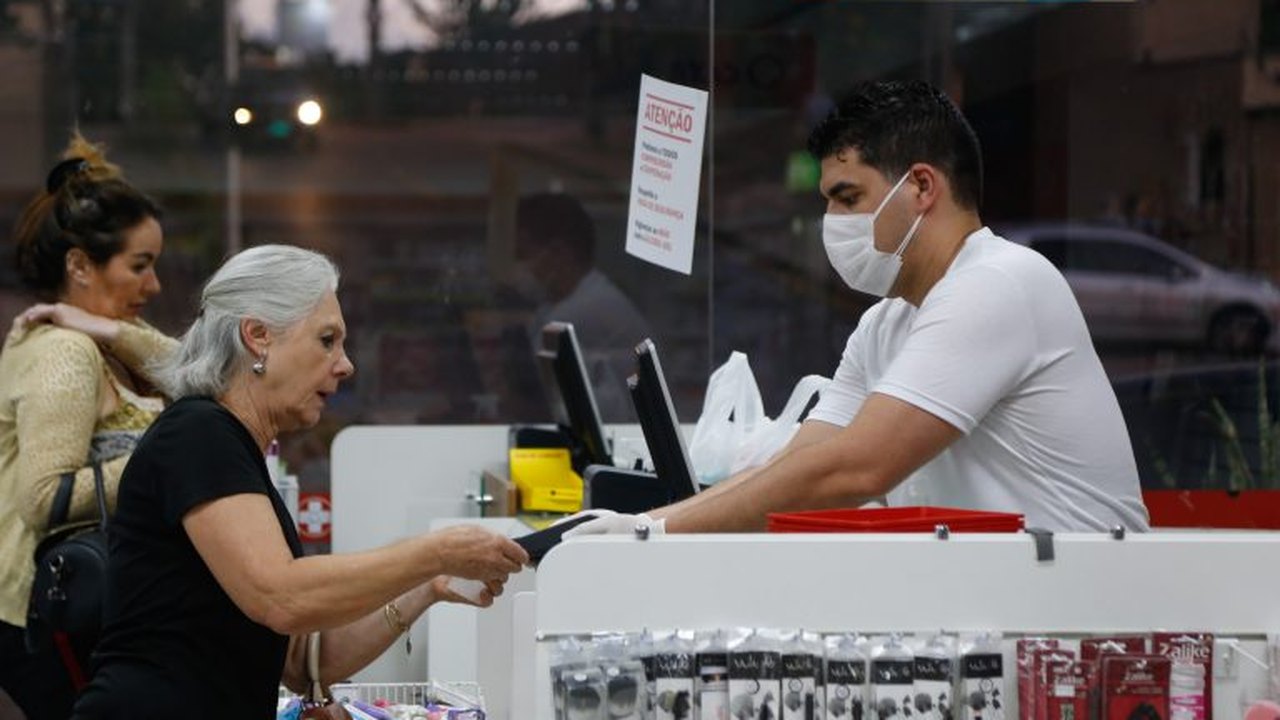 Comissão debate vazamento de dados pessoais de clientes em cadastros de farmácias