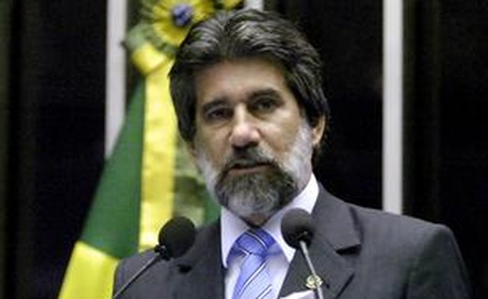 Presidente do PMDB diz que não há como 'controlar' CPI do Cachoeira