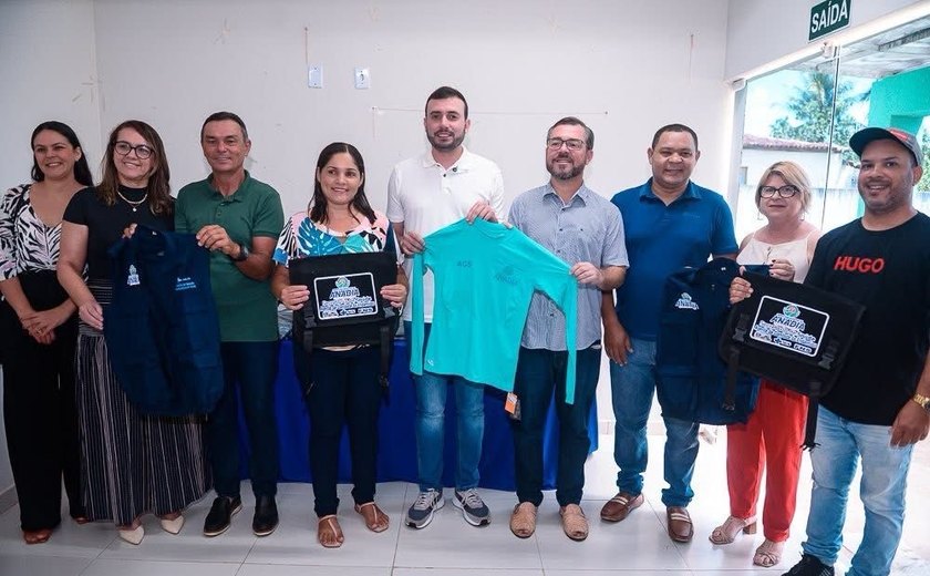 Prefeito de Anadia entrega novos fardamentos aos Agentes Comunitários de Saúde e de Combate às Endemias